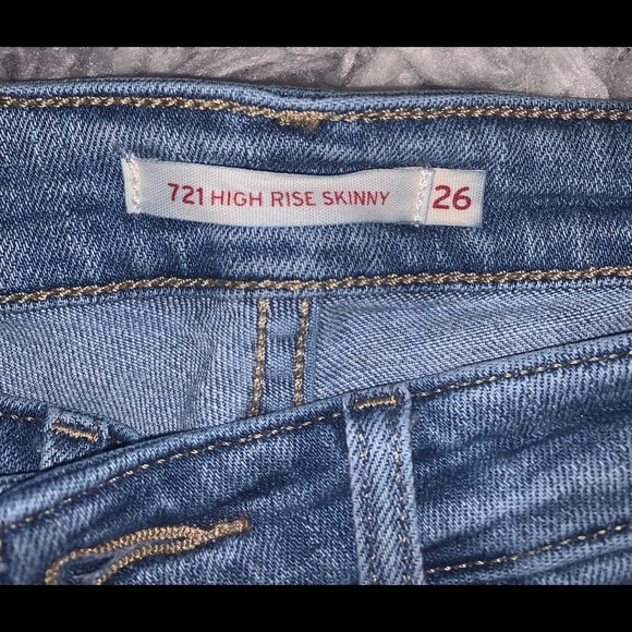 Light Washed Ripped Jeans - Picture 3 of 3